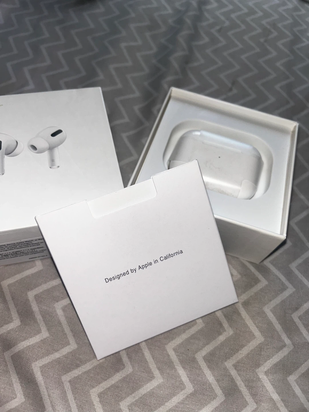Apple AirPods Pro (2nd Generation) - photo 3