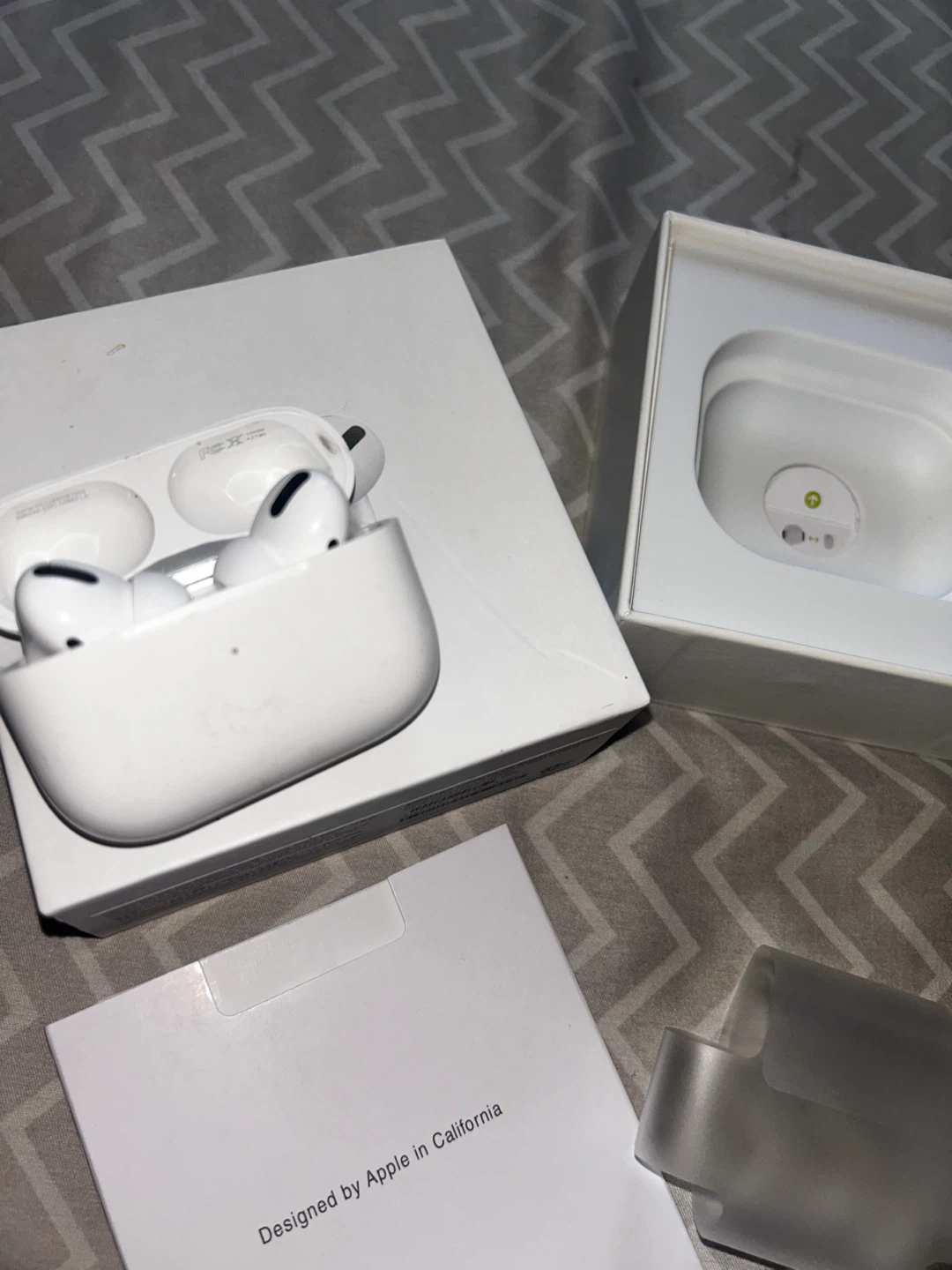 Apple AirPods Pro (2nd Generation) - photo 4