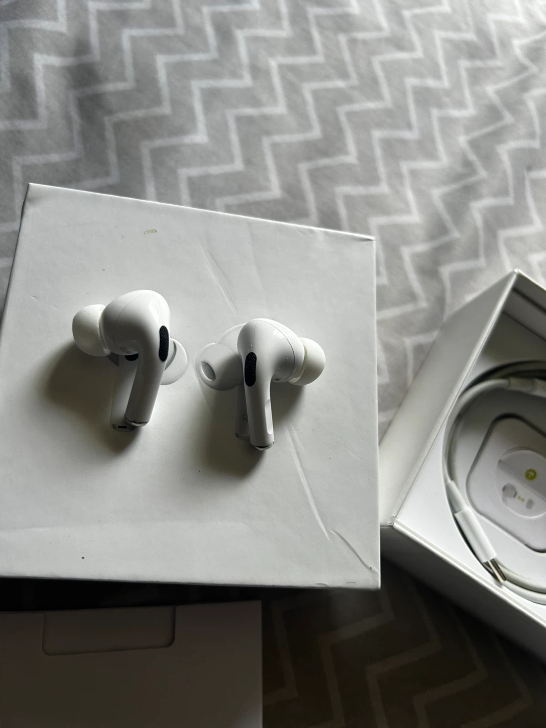 Apple AirPods Pro (2nd Generation) - photo 5