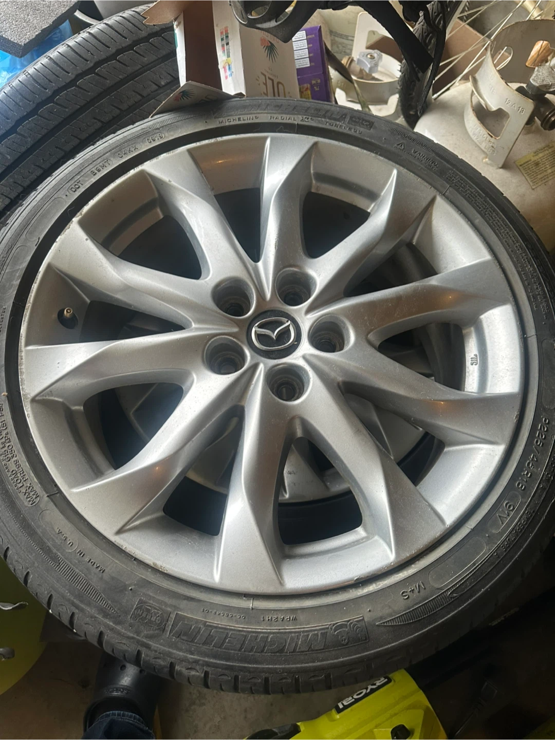 Mazda Alloy Wheel with Michelin Tire P225/45R18
