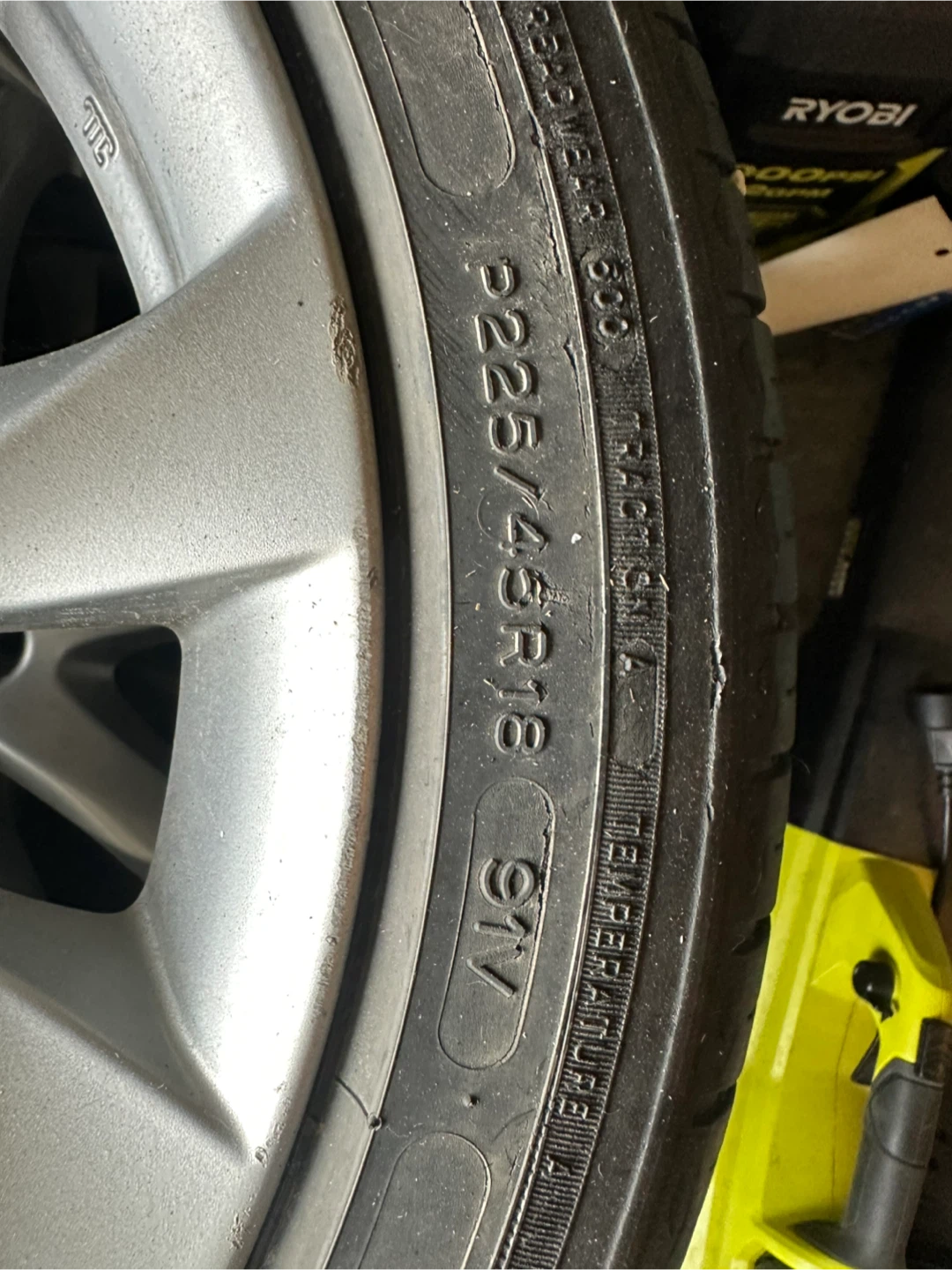 Mazda Alloy Wheel with Michelin Tire P225/45R18 - photo 4