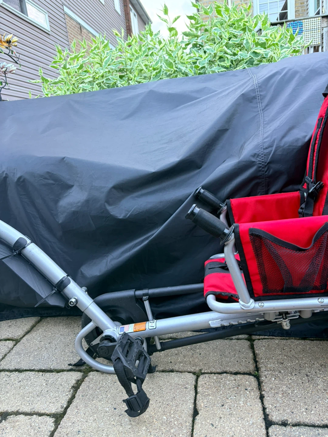 Weehoo recumbent bike trailer for child