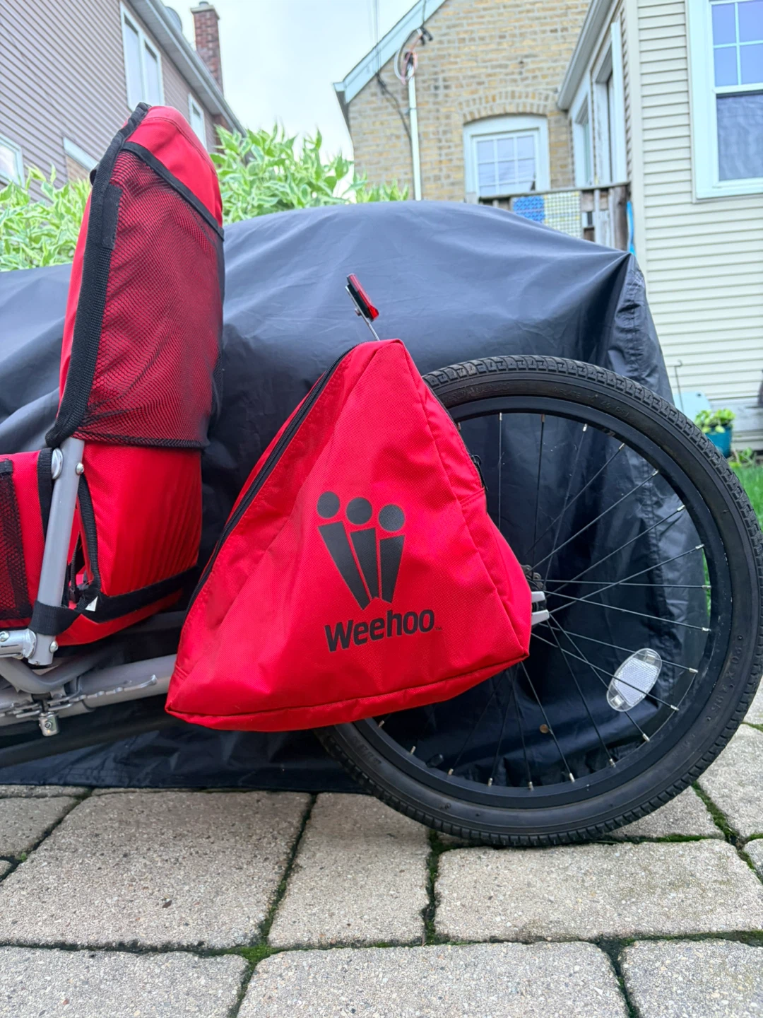 Weehoo recumbent bike trailer for child - photo 4