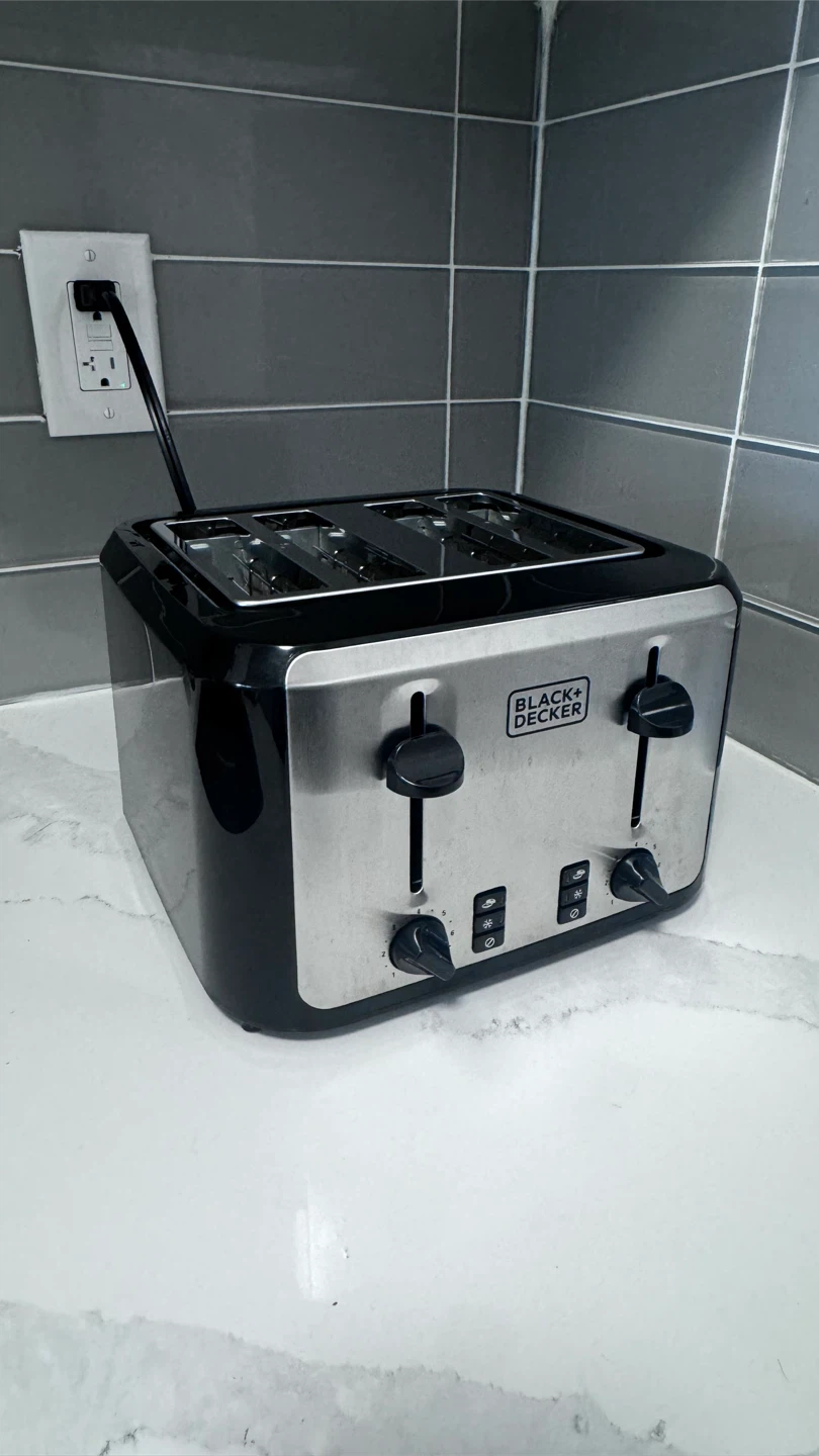 Black+Decker 4-Slice Toaster – Excellent Condition