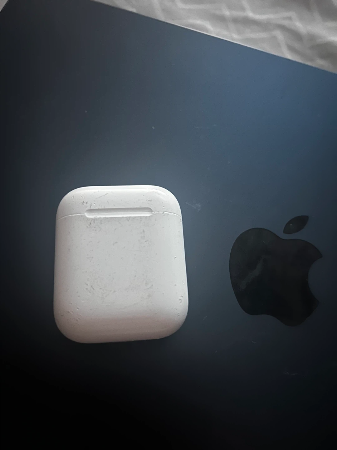 Apple AirPods with Charging Case (2nd Gen)