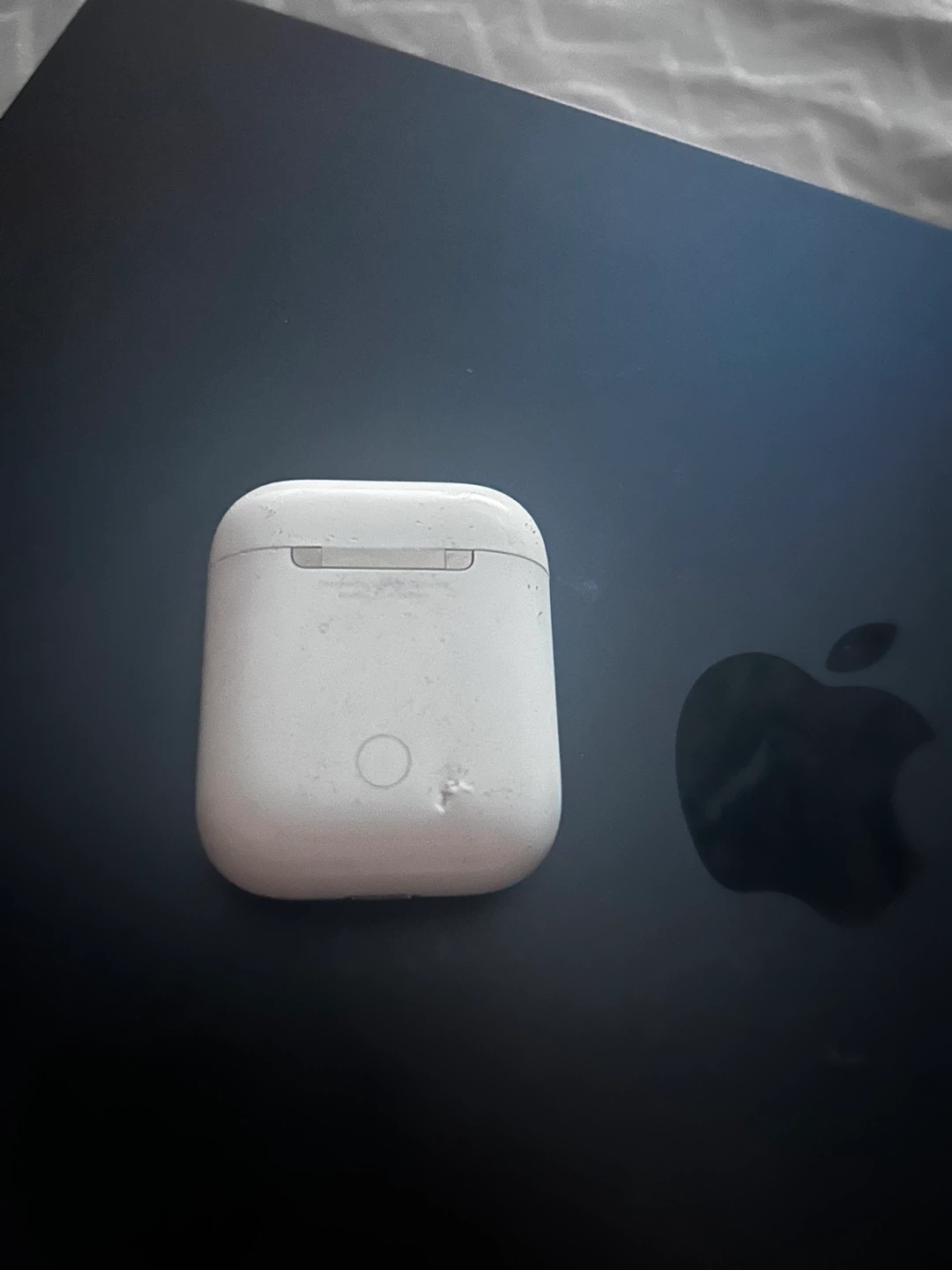 Apple AirPods with Charging Case (2nd Gen) - photo 2
