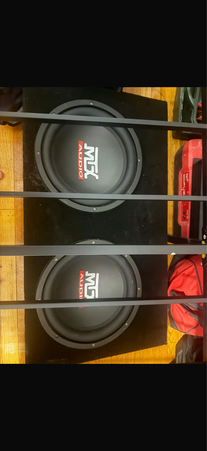 MTX Audio Dual Subwoofer Enclosure