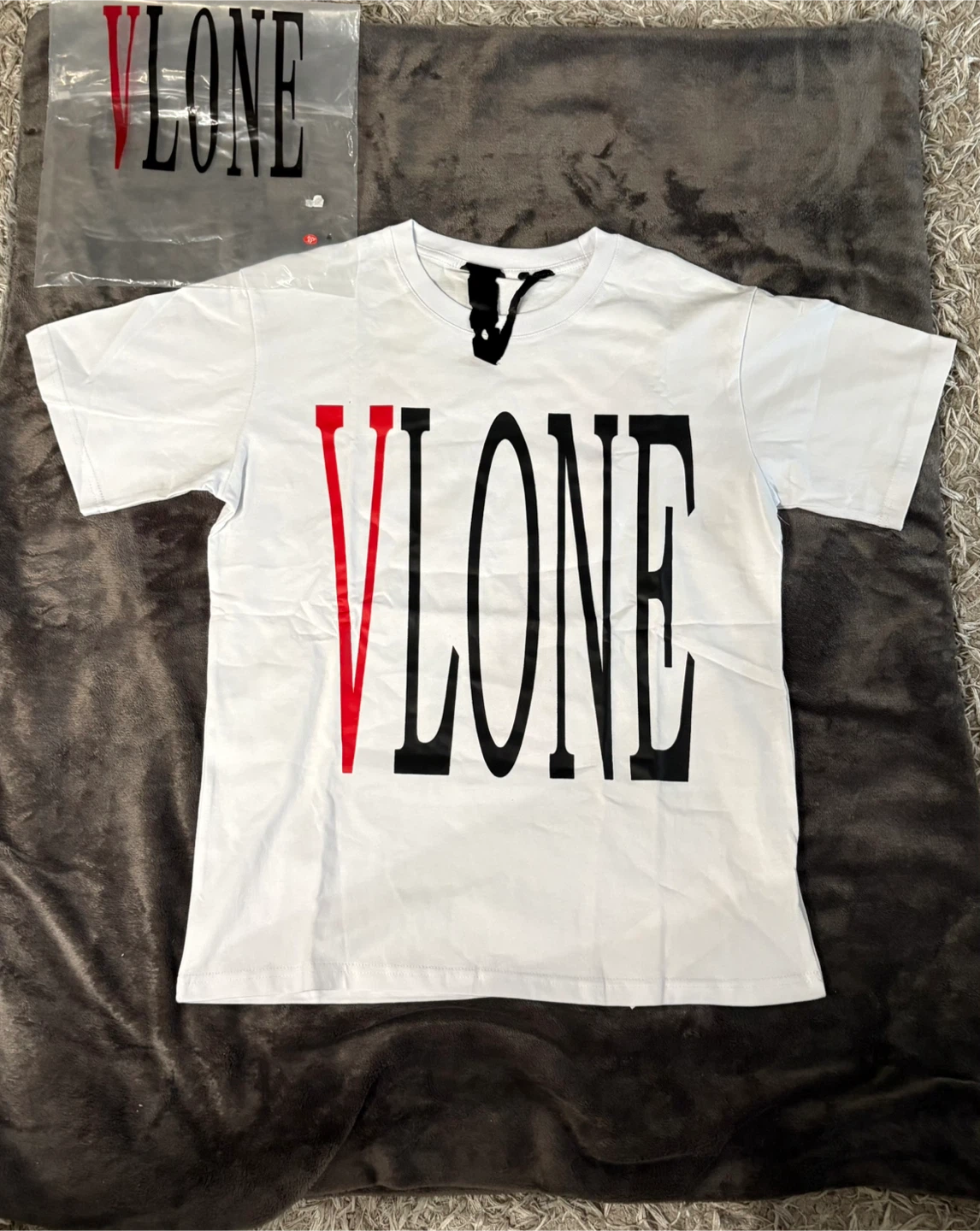 Vlone white/red t-shirt