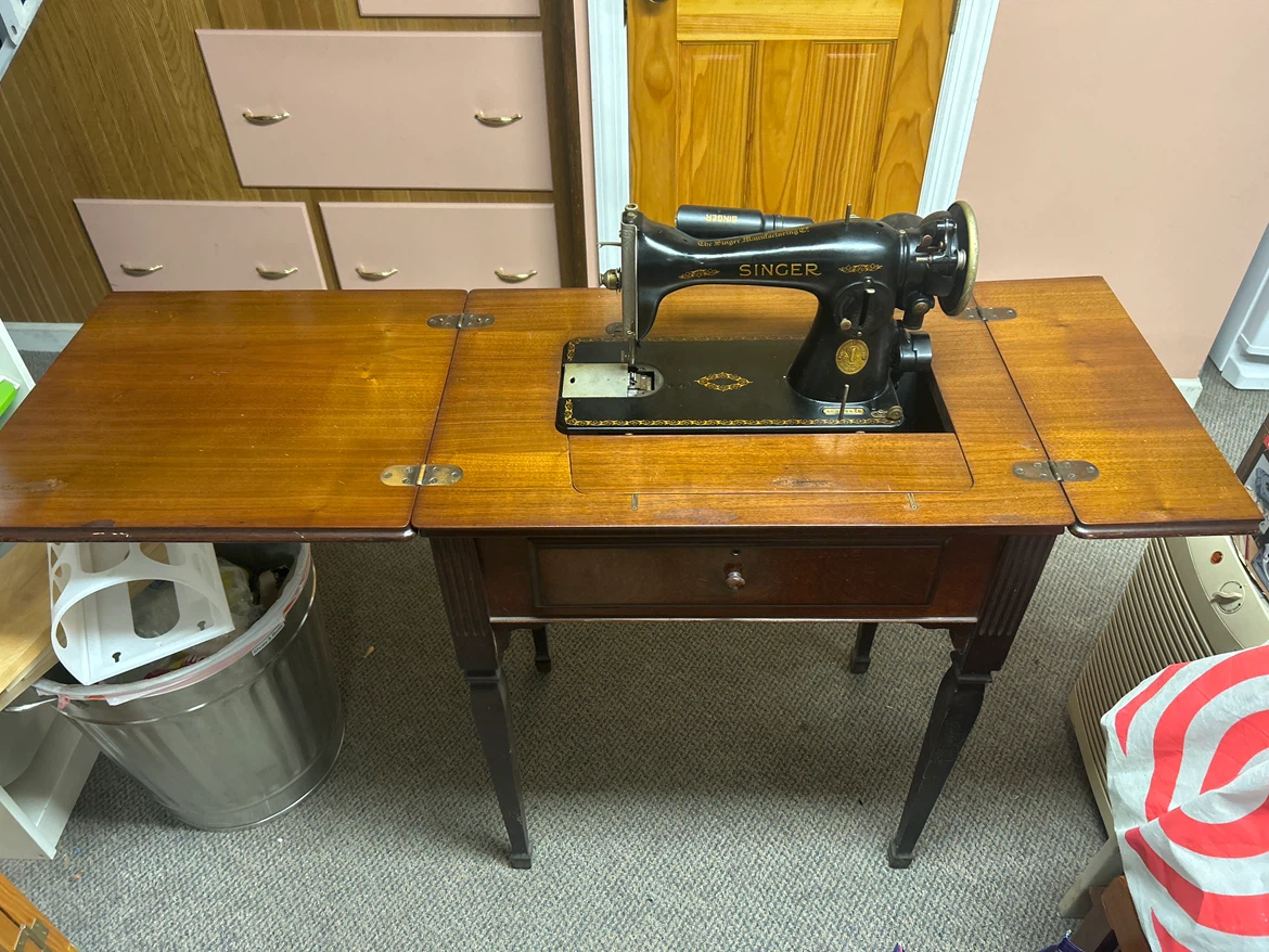 Vintage Singer Sewing Machine with Cabinet