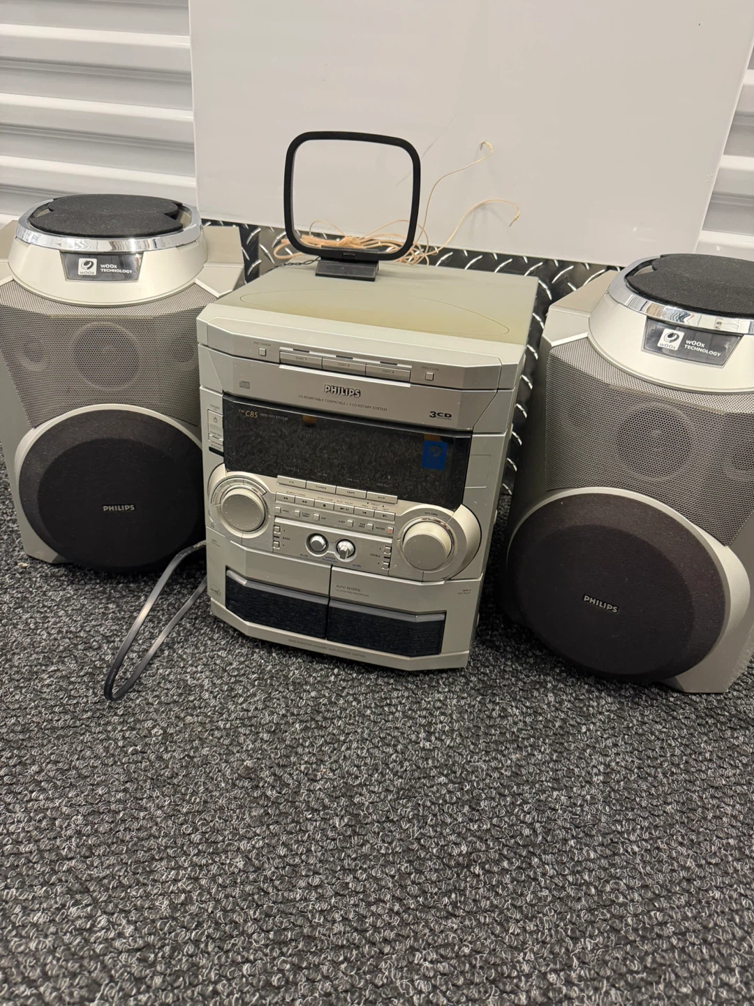 Philips FW C85 Mini Hi-Fi System - photo 2