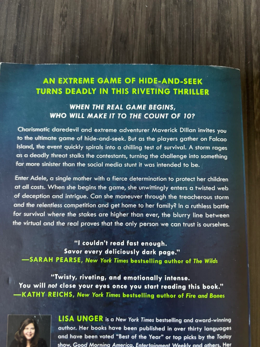 Close Your Eyes and Count to 10 by Lisa Unger - Novel - photo 2