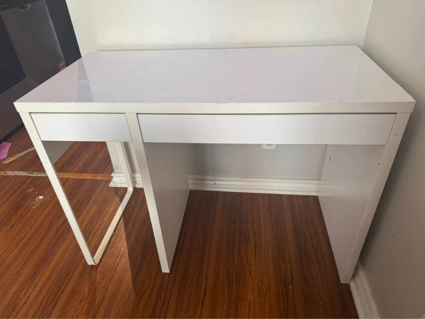 IKEA two drawer computer table with Whiteboard - photo 2