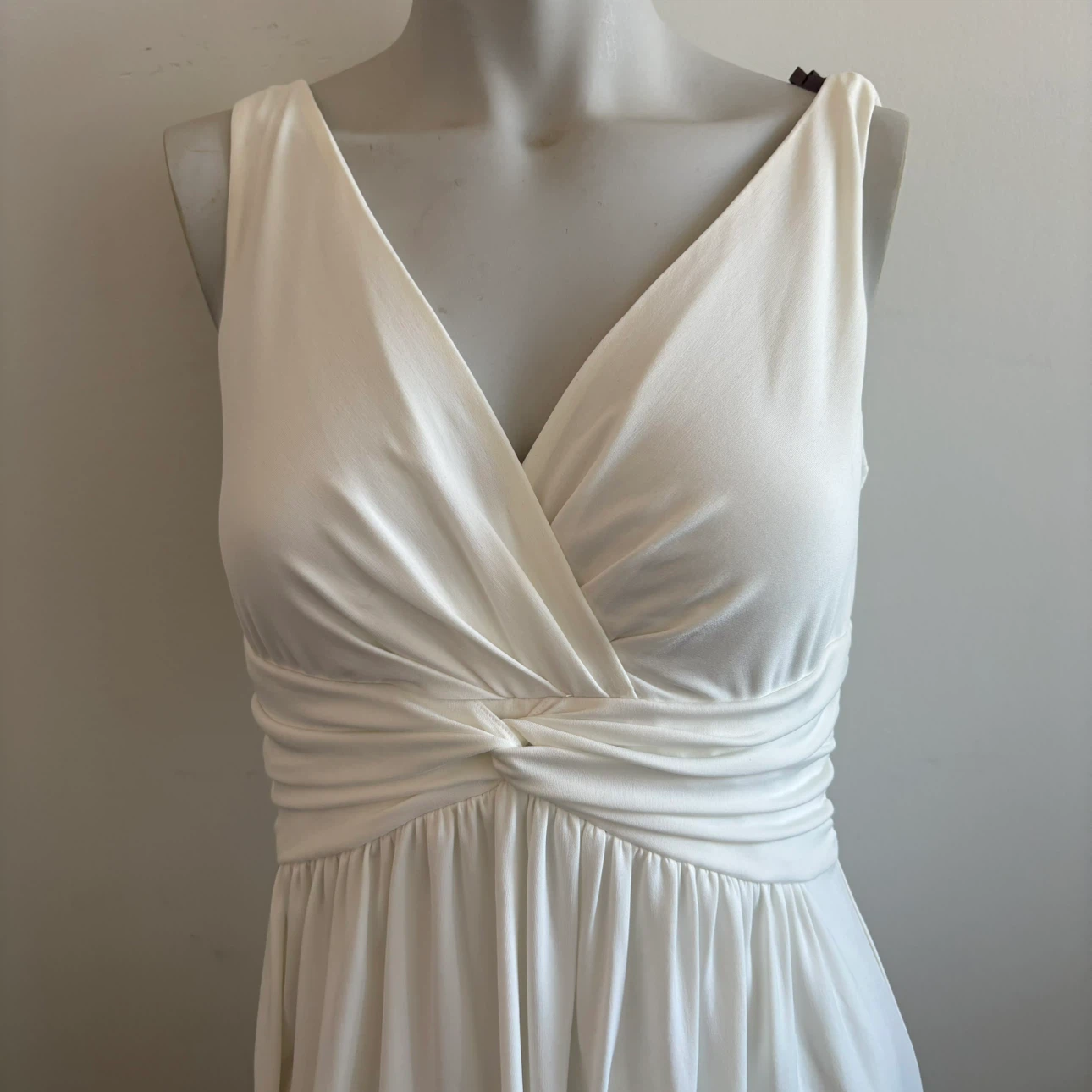 Muse White Dress Size 6 - photo 2