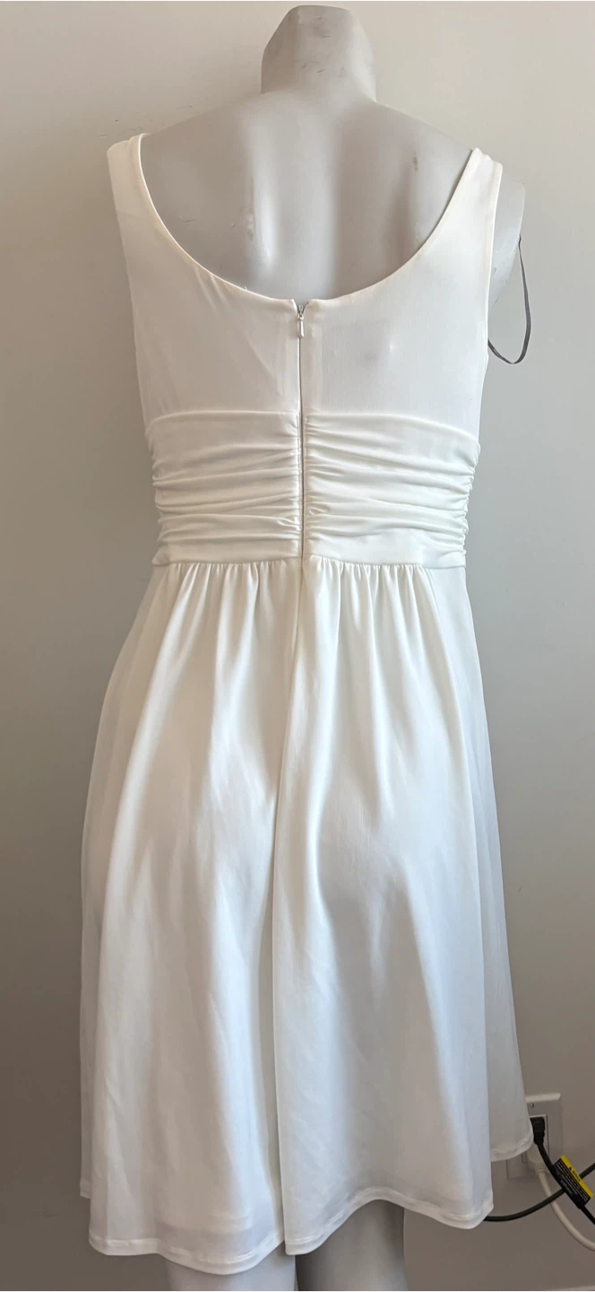 Muse White Dress Size 6 - photo 3