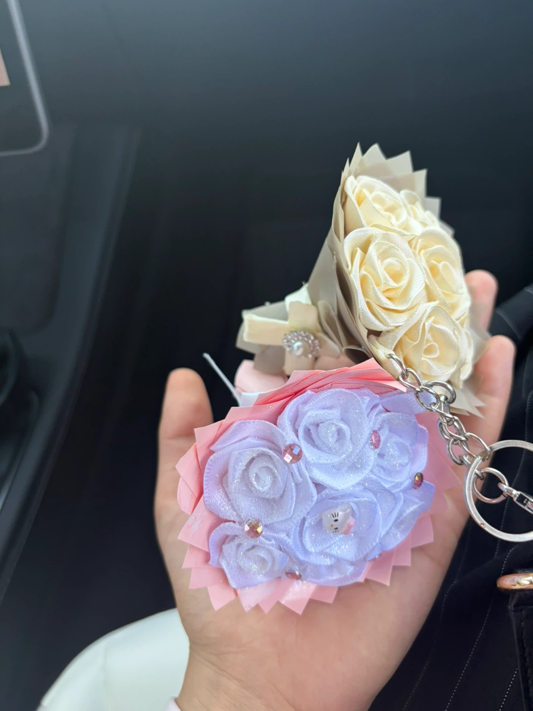 Hello kitty Mini bouquet customizable keychain - photo 2