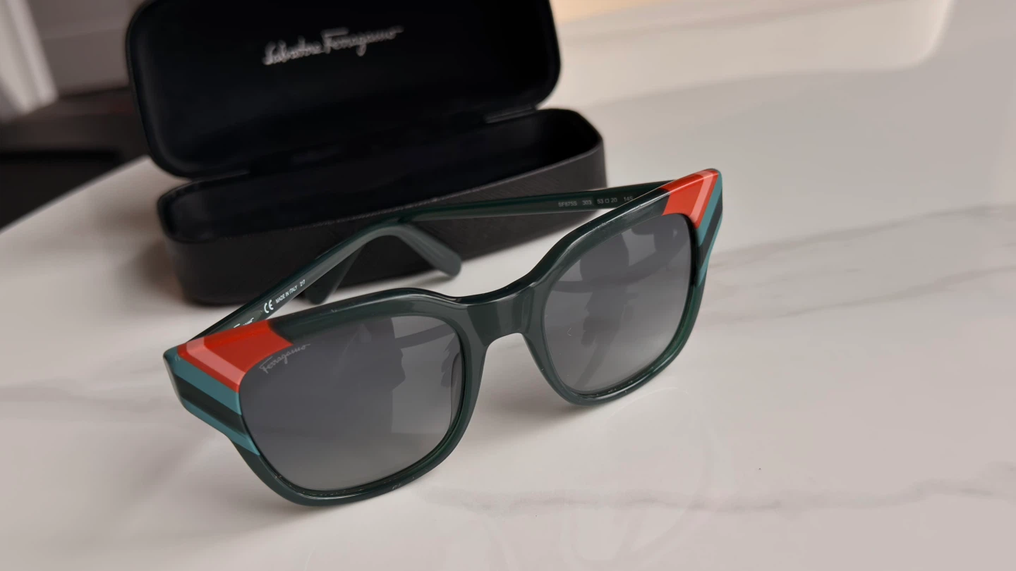Authentic Salvatore Ferragamo Sunglasses - photo 4