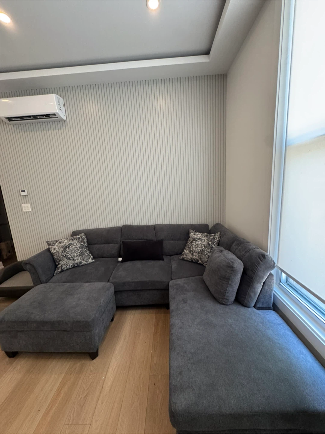 Dark Grey Sectional Sofa with Ottoman - photo 3