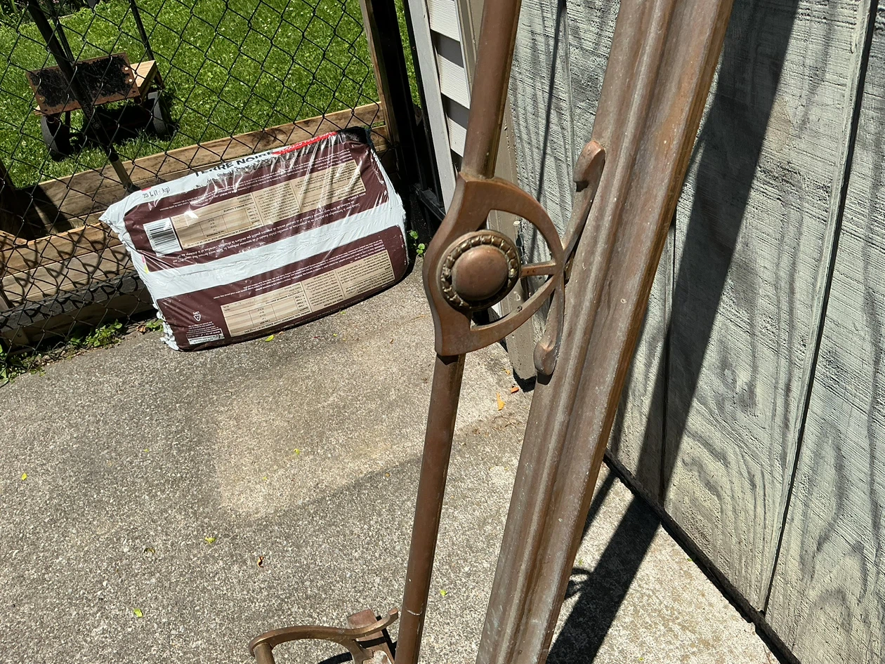 Antique Fireplace Fender with Ornate Brass Details - photo 5