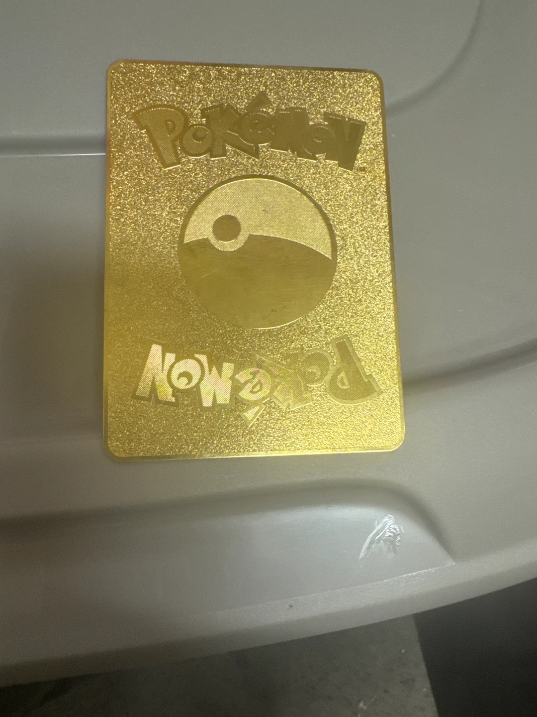 Gold Charizard VMAX Pokémon Card - photo 2