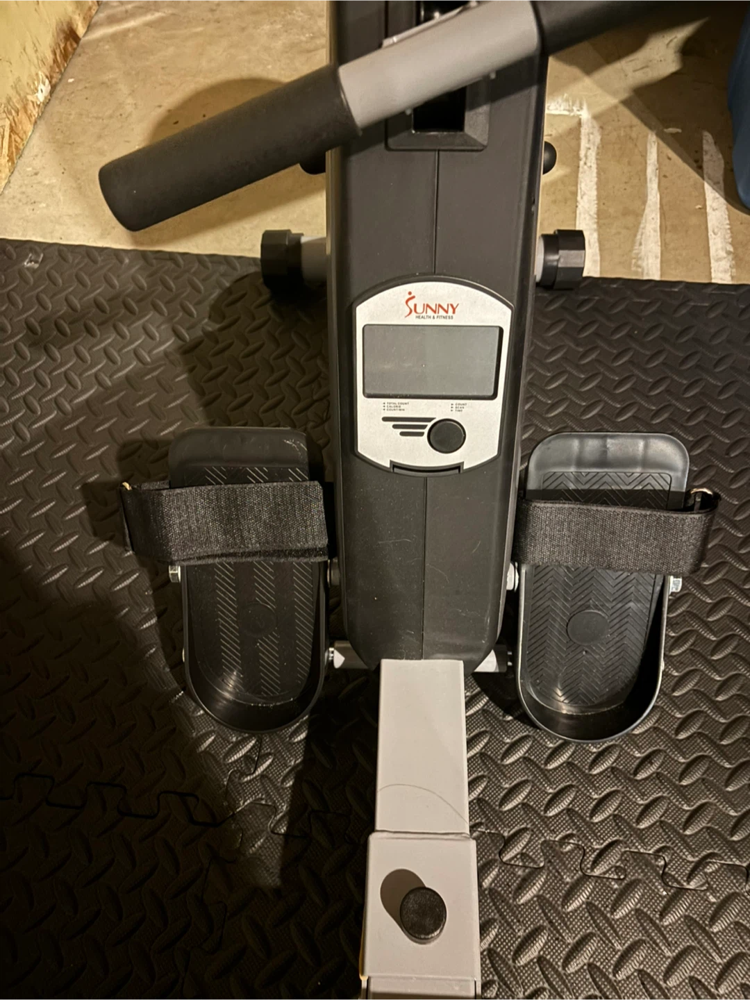 Sunny Health & Fitness Rowing Machine - photo 3