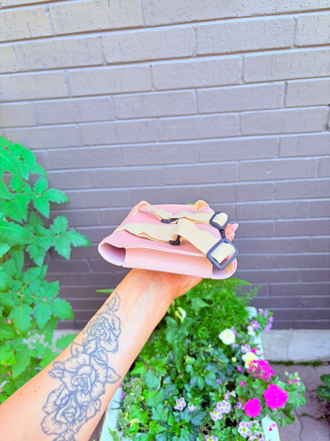 Pink Visor Tissue Holder - photo 2