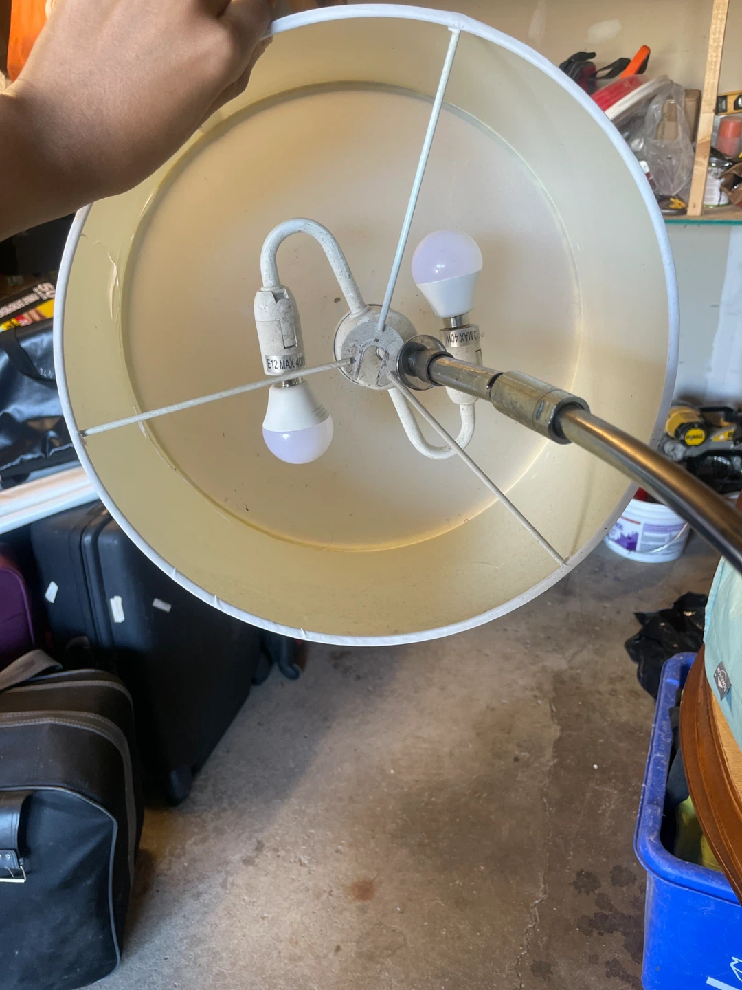 Floor Lamp with Double Bulbs - photo 3