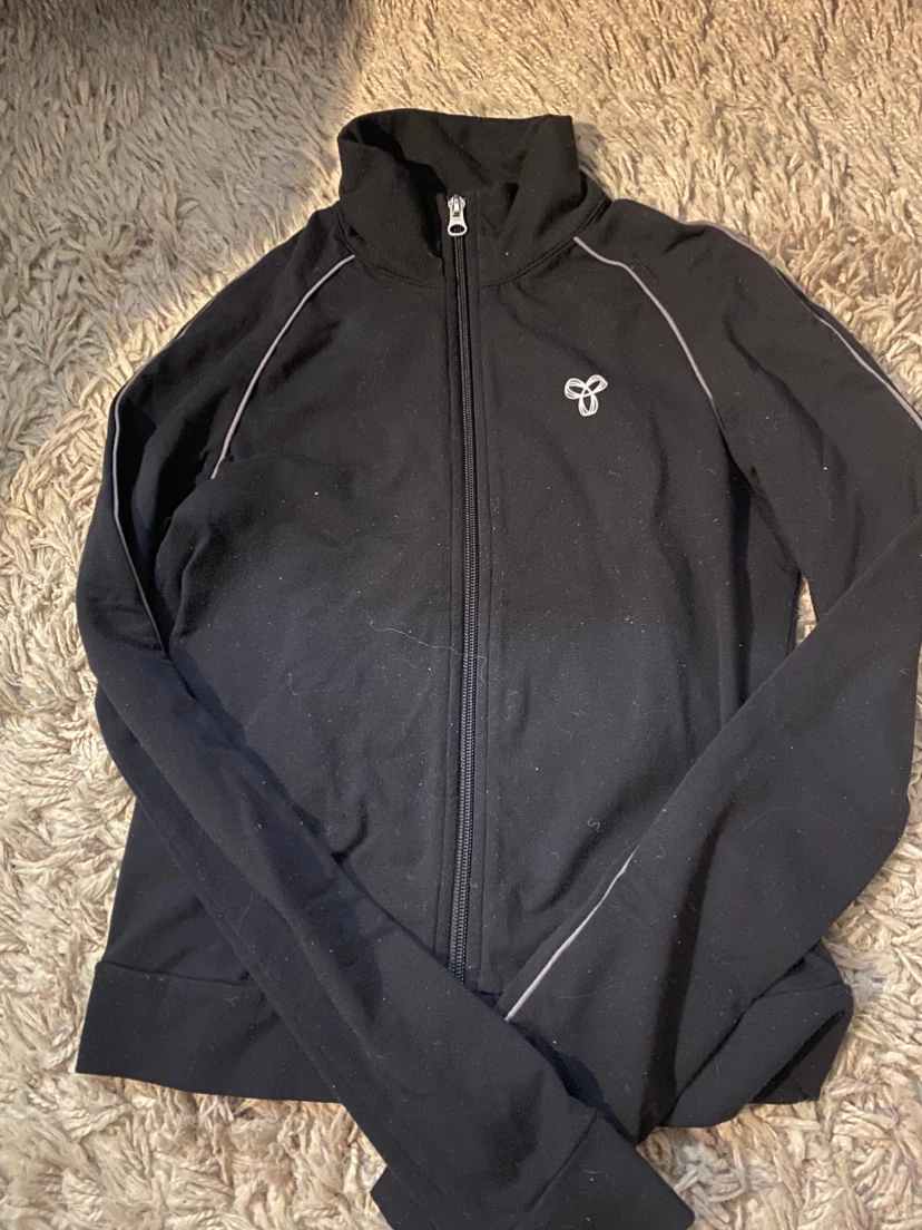 Aritzia sports zip up