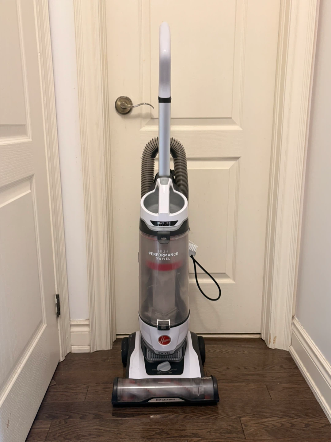 Hoover High Performance Swivel Upright Vacuum