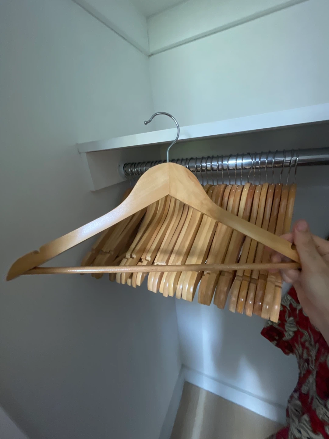 Lot of 30 Wooden Clothes Hangers - photo 2