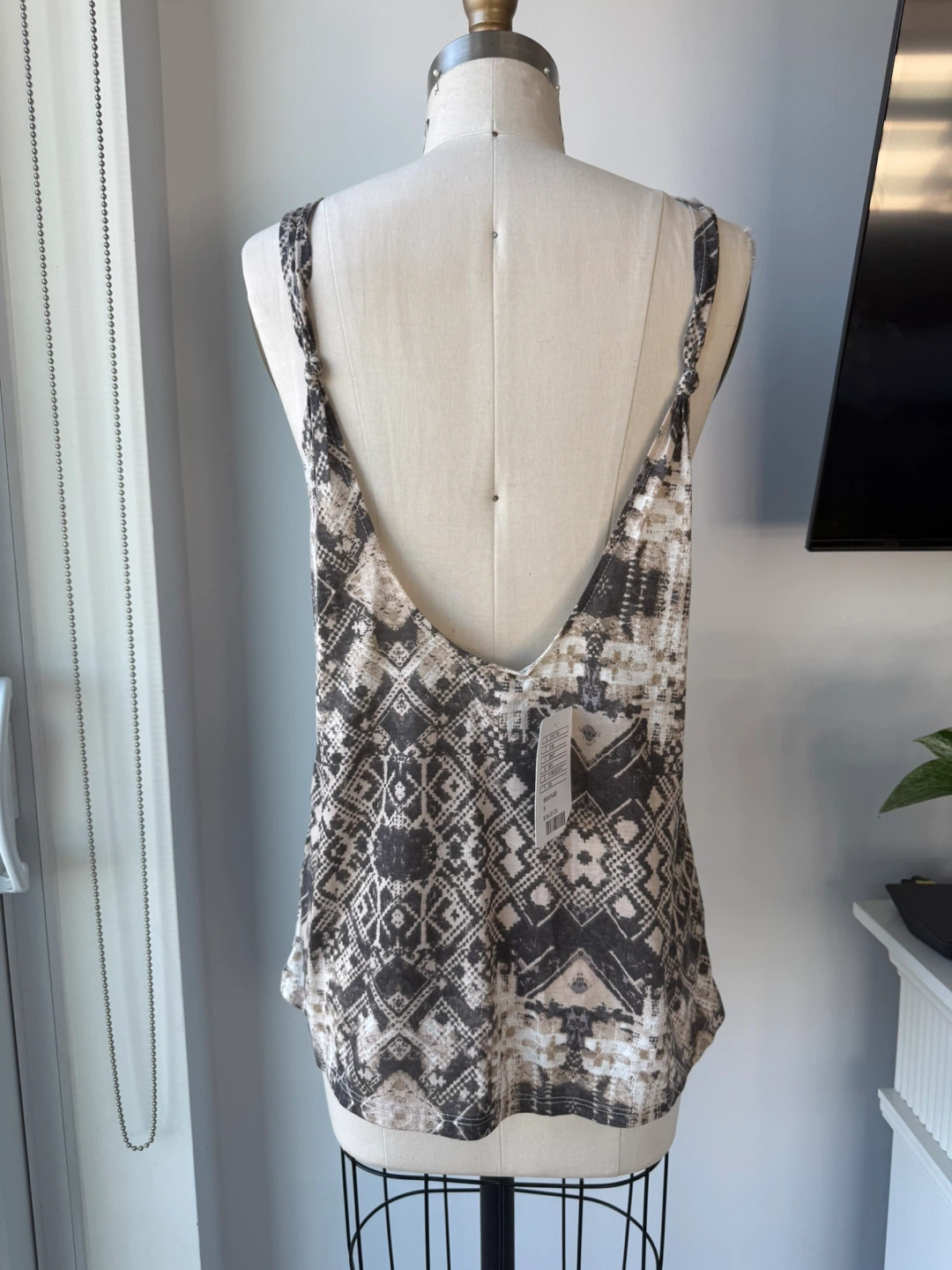 New with tag Ecote Tank Top Size S - photo 2