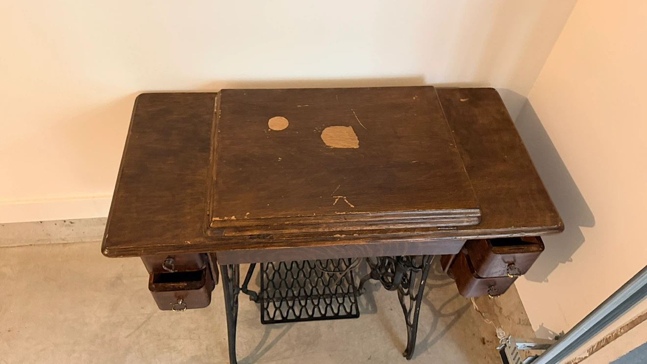 Vintage Singer Sewing Machine Table - photo 2