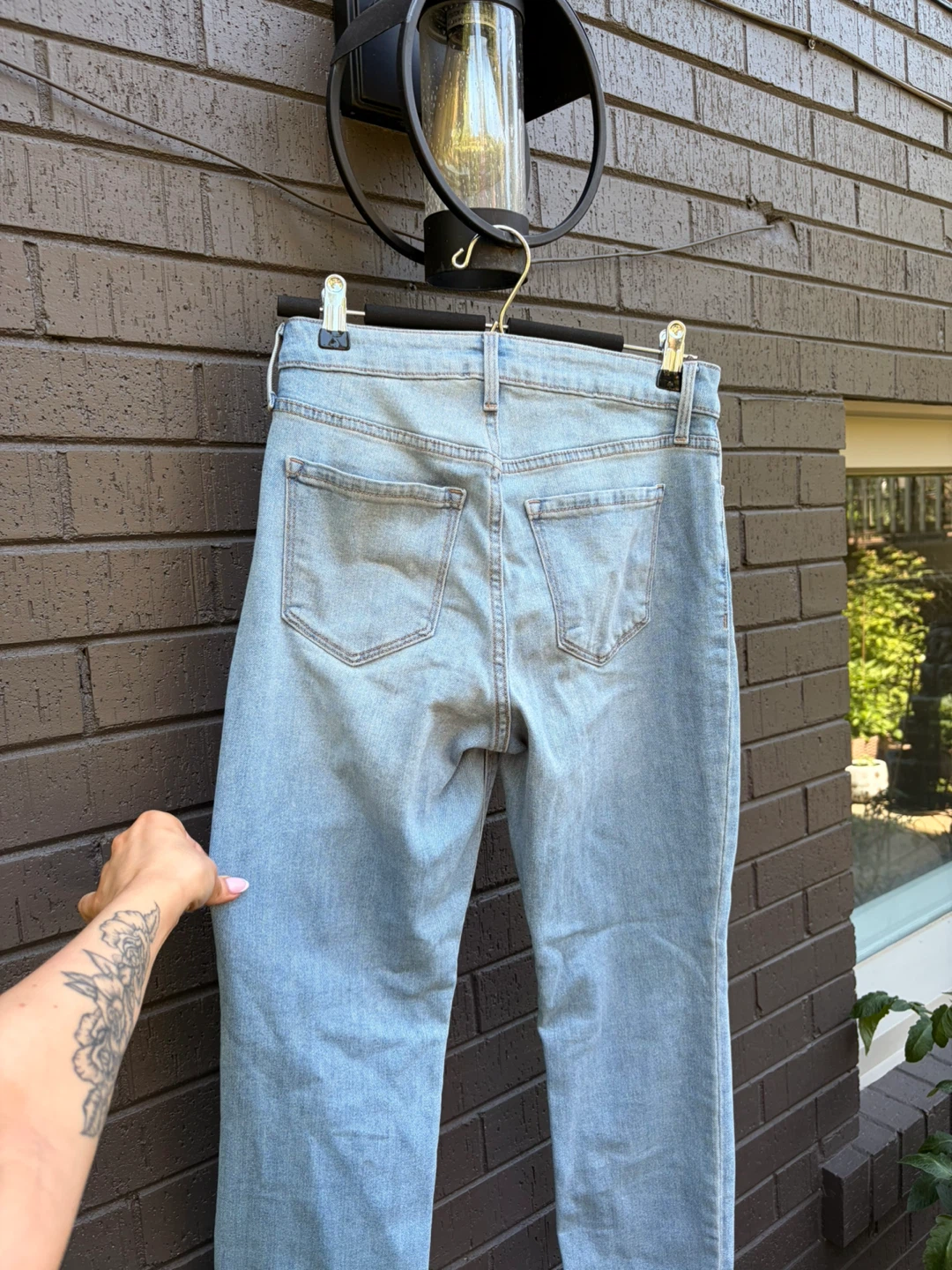 Old Navy Women's Straight Leg Jeans Size 2 - photo 2