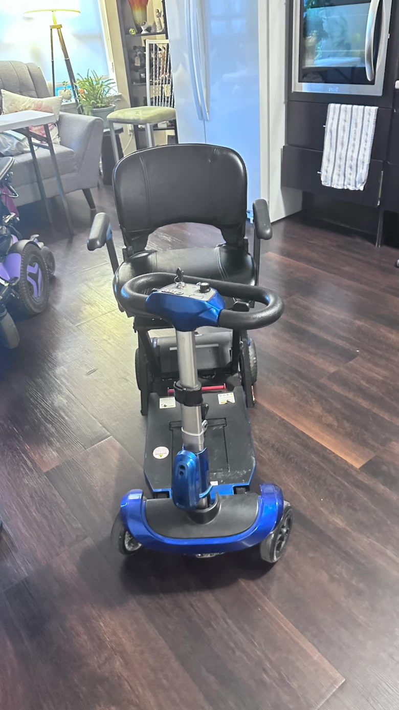 Drive ZooMe Auto Flex folding travel scooter - photo 3