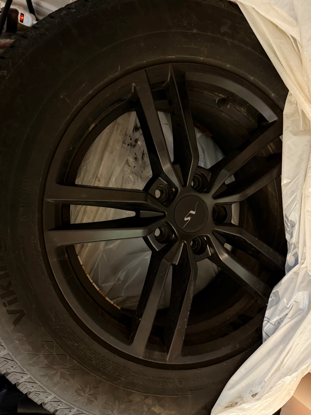 Winter tires 235/65/r17