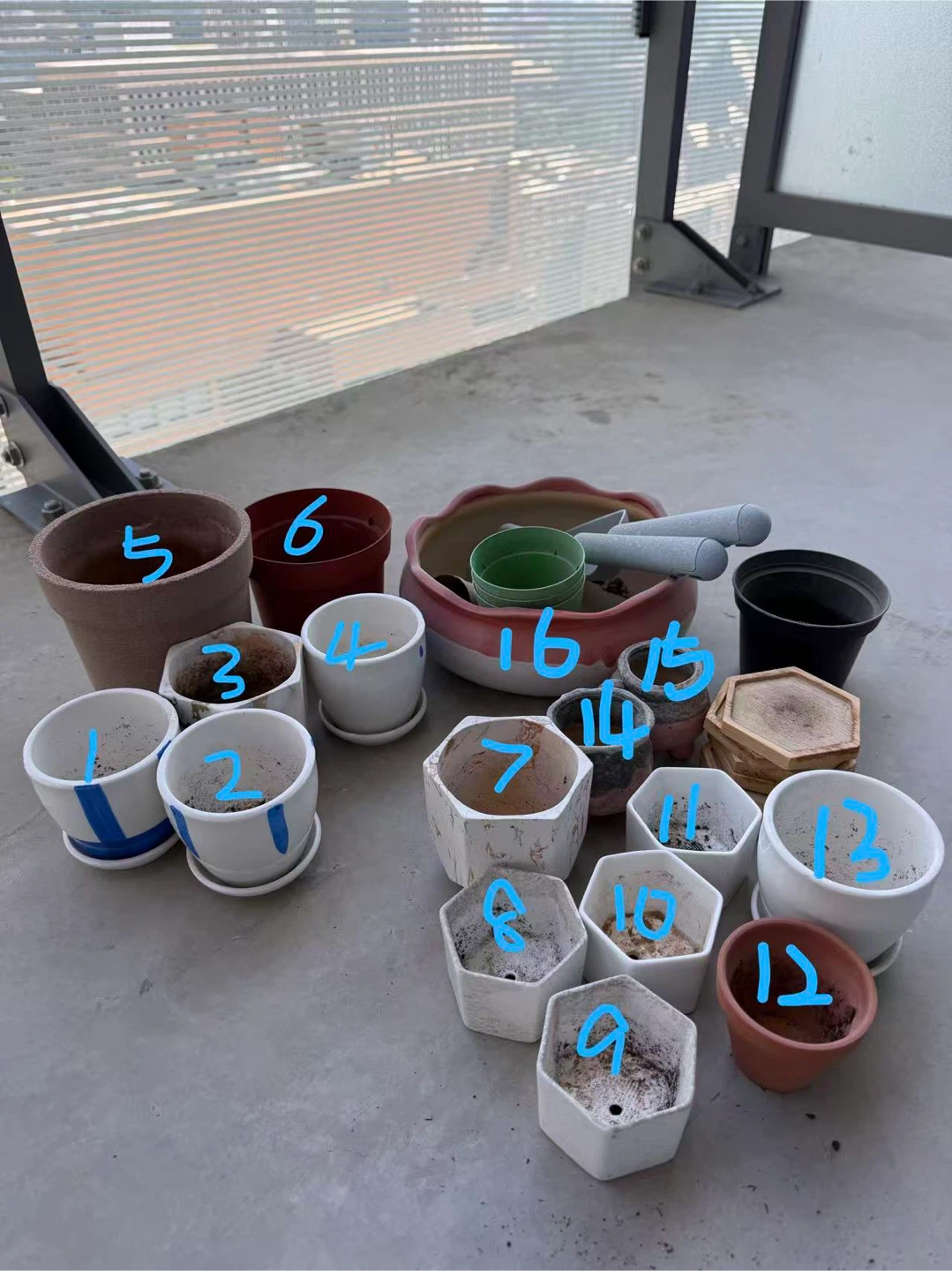 bundle of ALL 21 Plant Pots 4 new Planting Bags 3 gardening tool