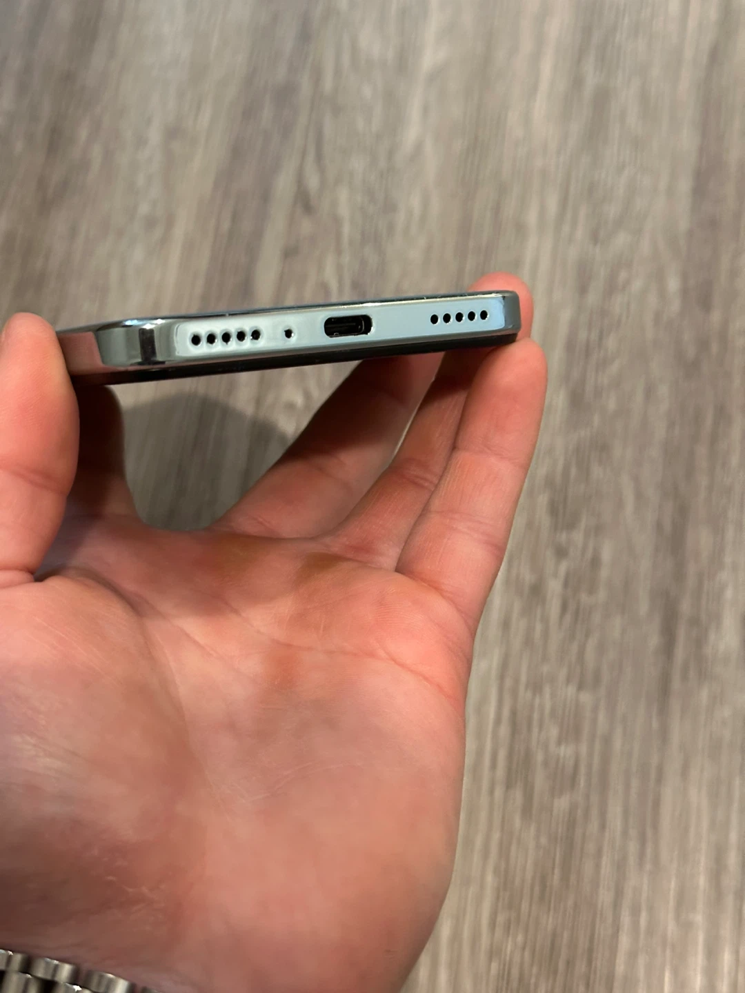 Android that looks like an Apple iPhone 13 Pro?! - photo 3