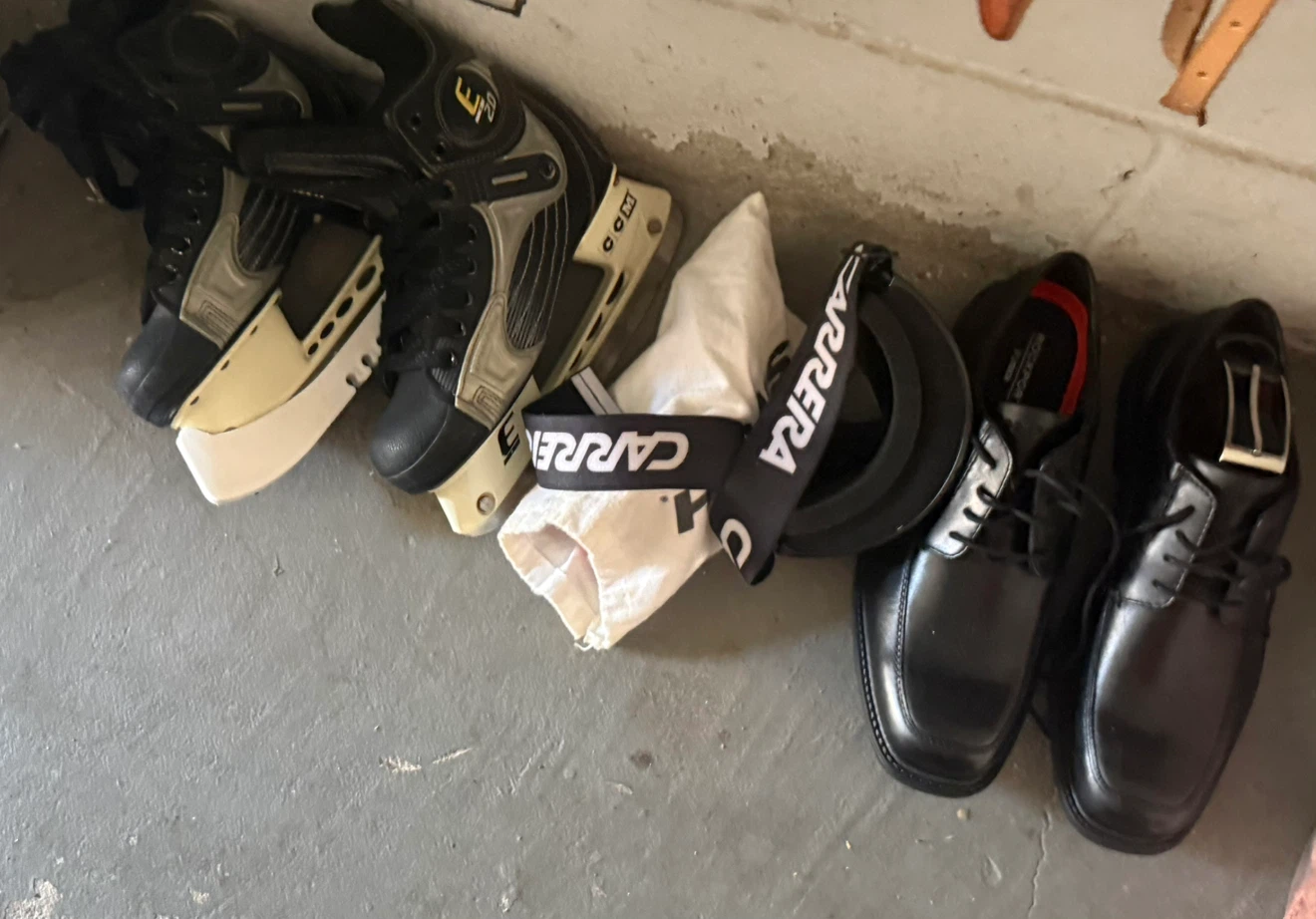 CCM kids Hockey Skates and Rockport men’s Shoes - photo 2