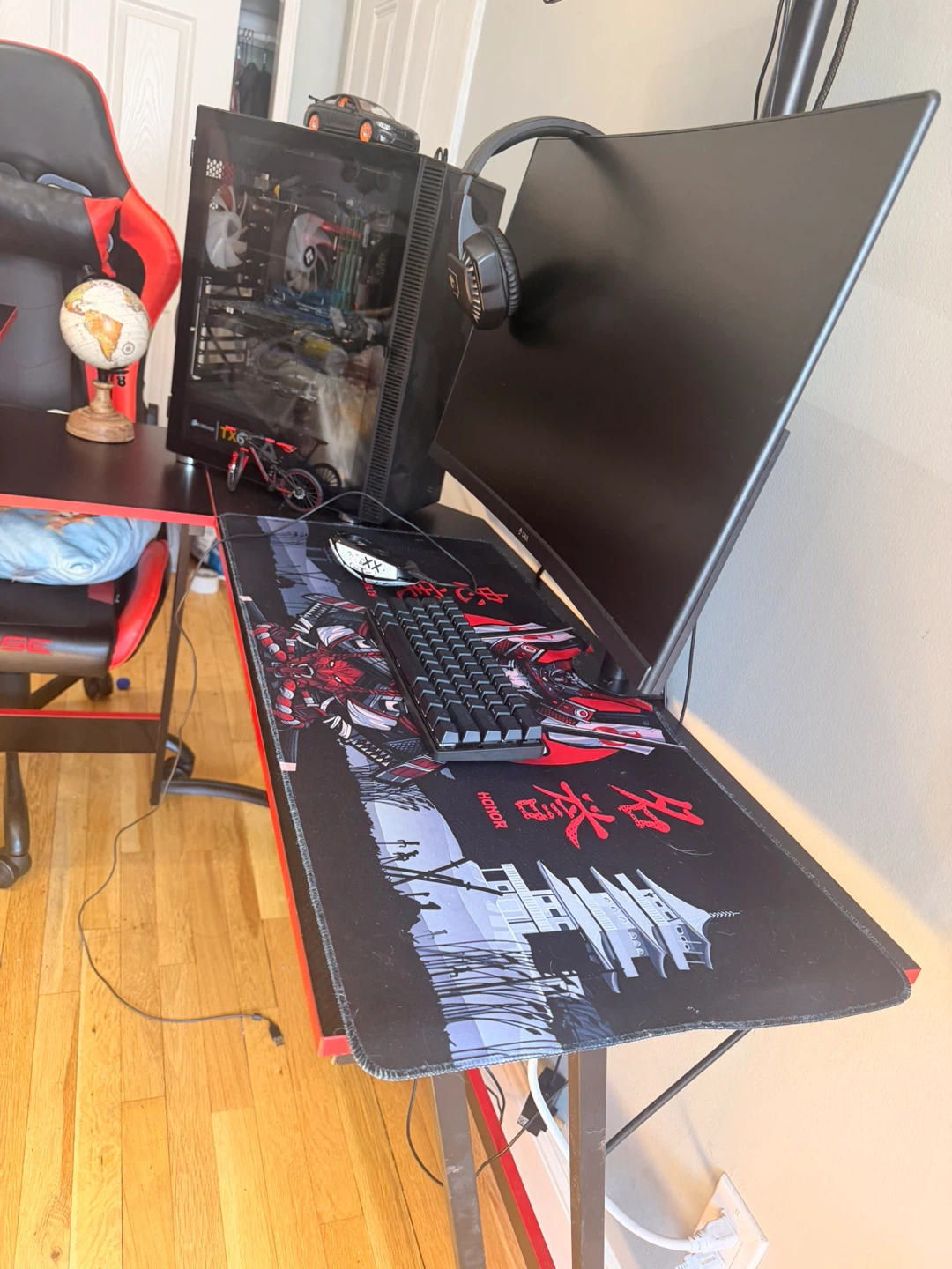 Gaming Desk - photo 2