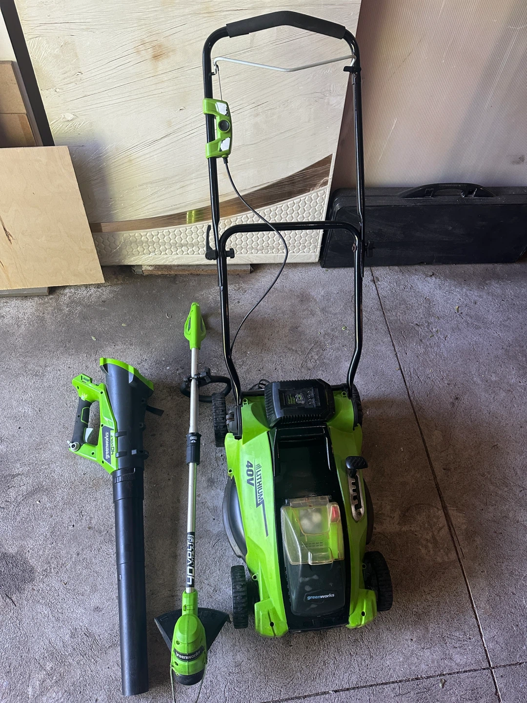 Combo 40v  Greenworks lawn mower ,, string trimmer,, blower