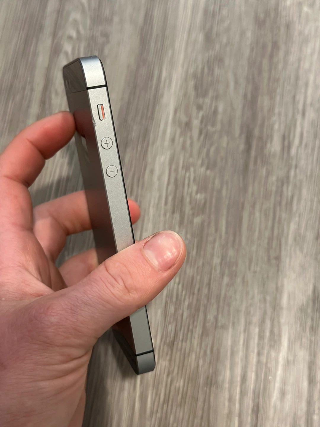 Apple iPhone SE (1st generation) - photo 5