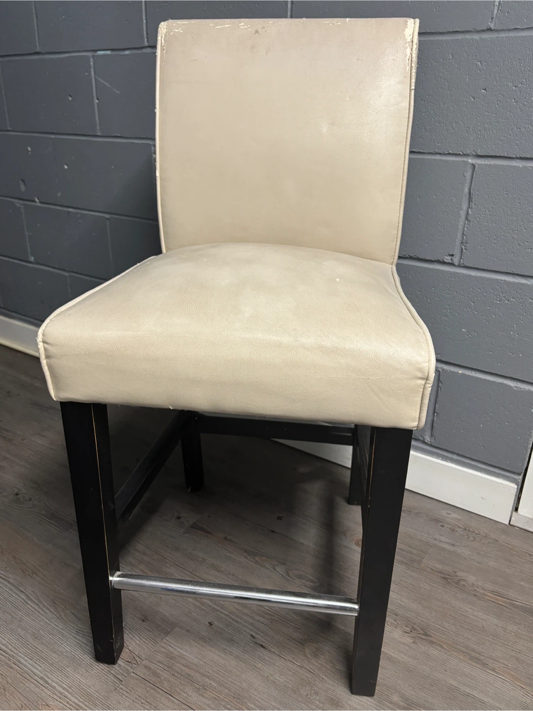 4 Cream Faux Leather Chairs - photo 2