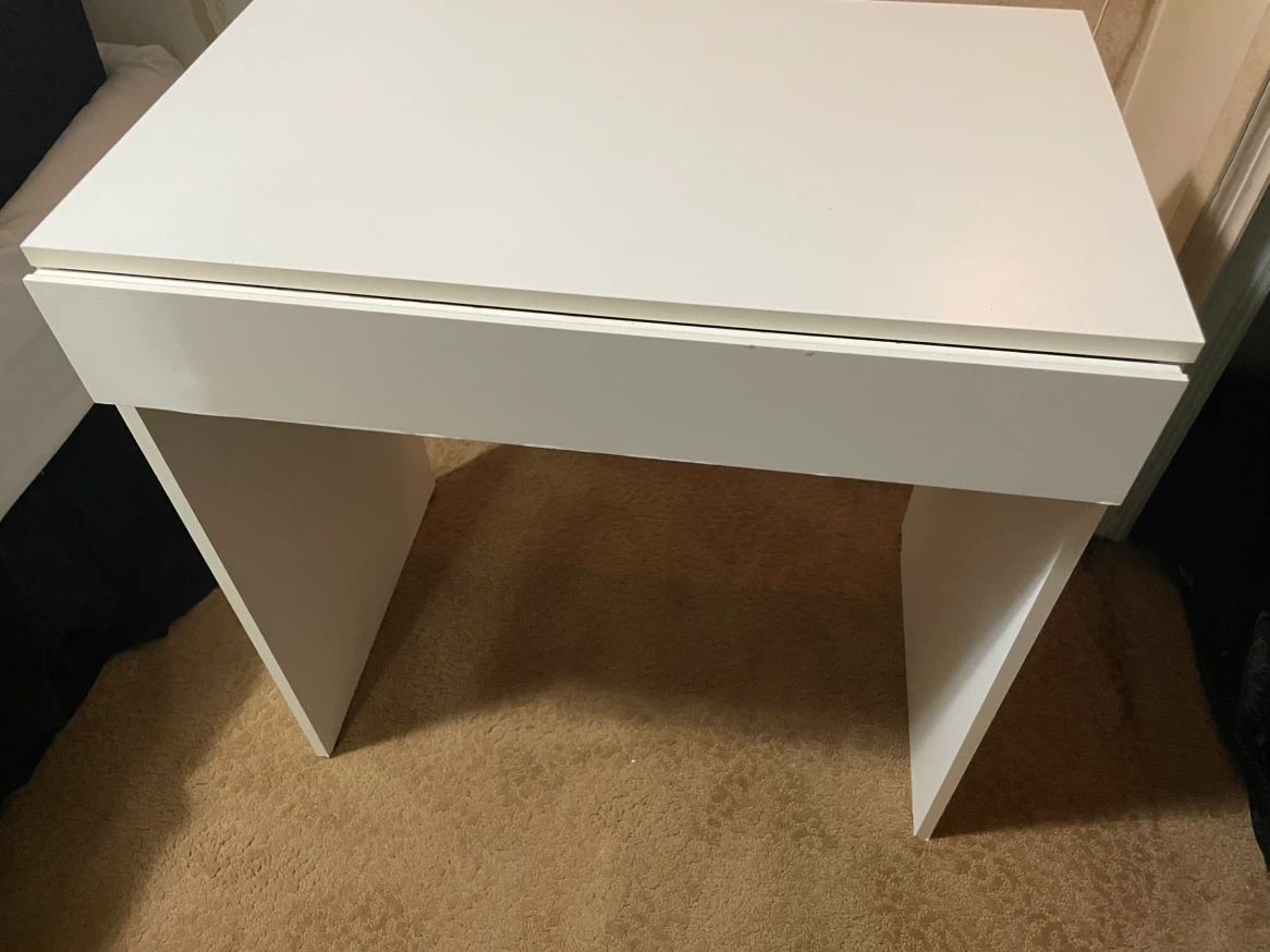 White Vanity Desk with Mirror - photo 3