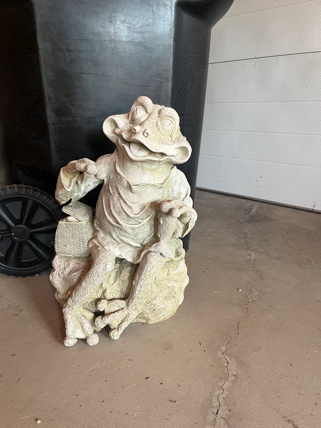 Garden Frog Statue with Basket and Fish