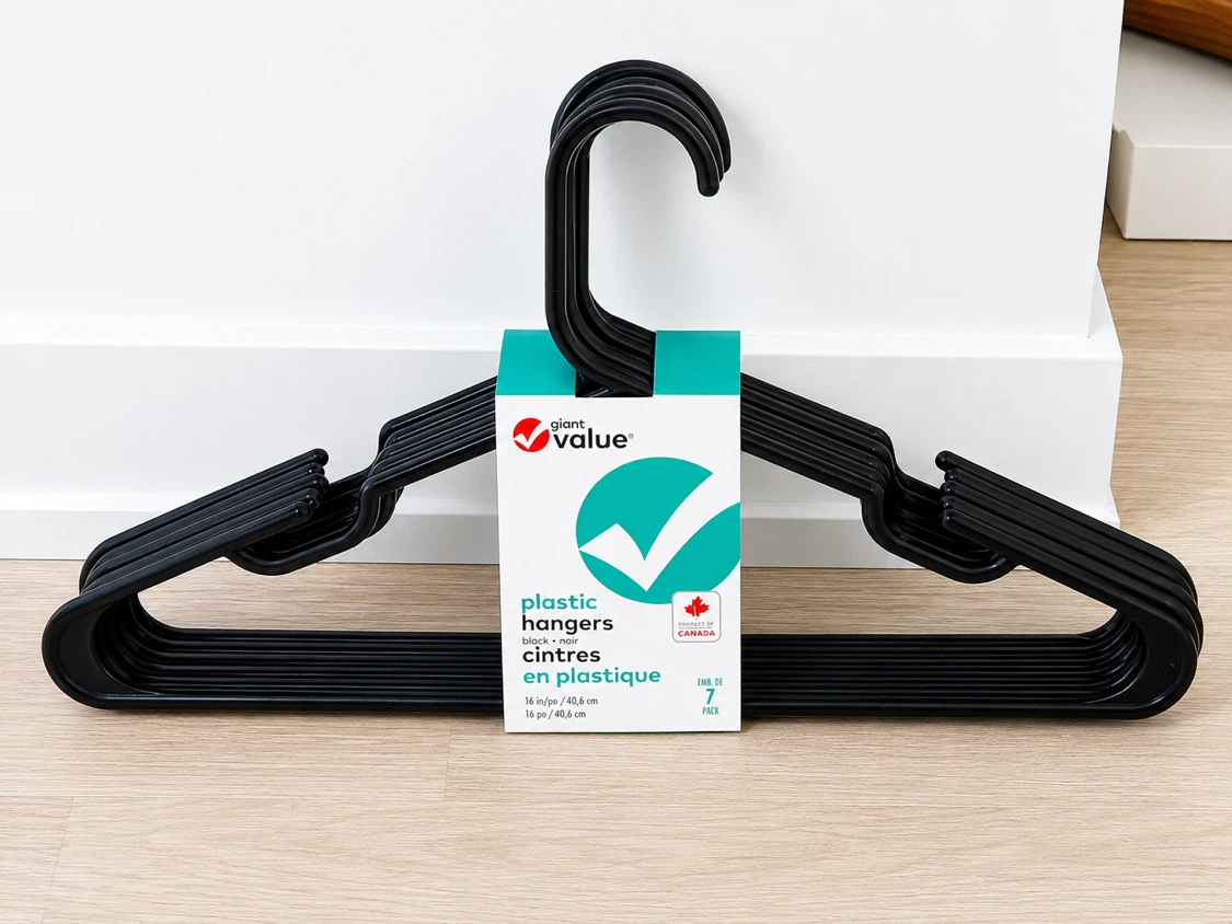 Plastic Hangers - Black (7 Pack) New