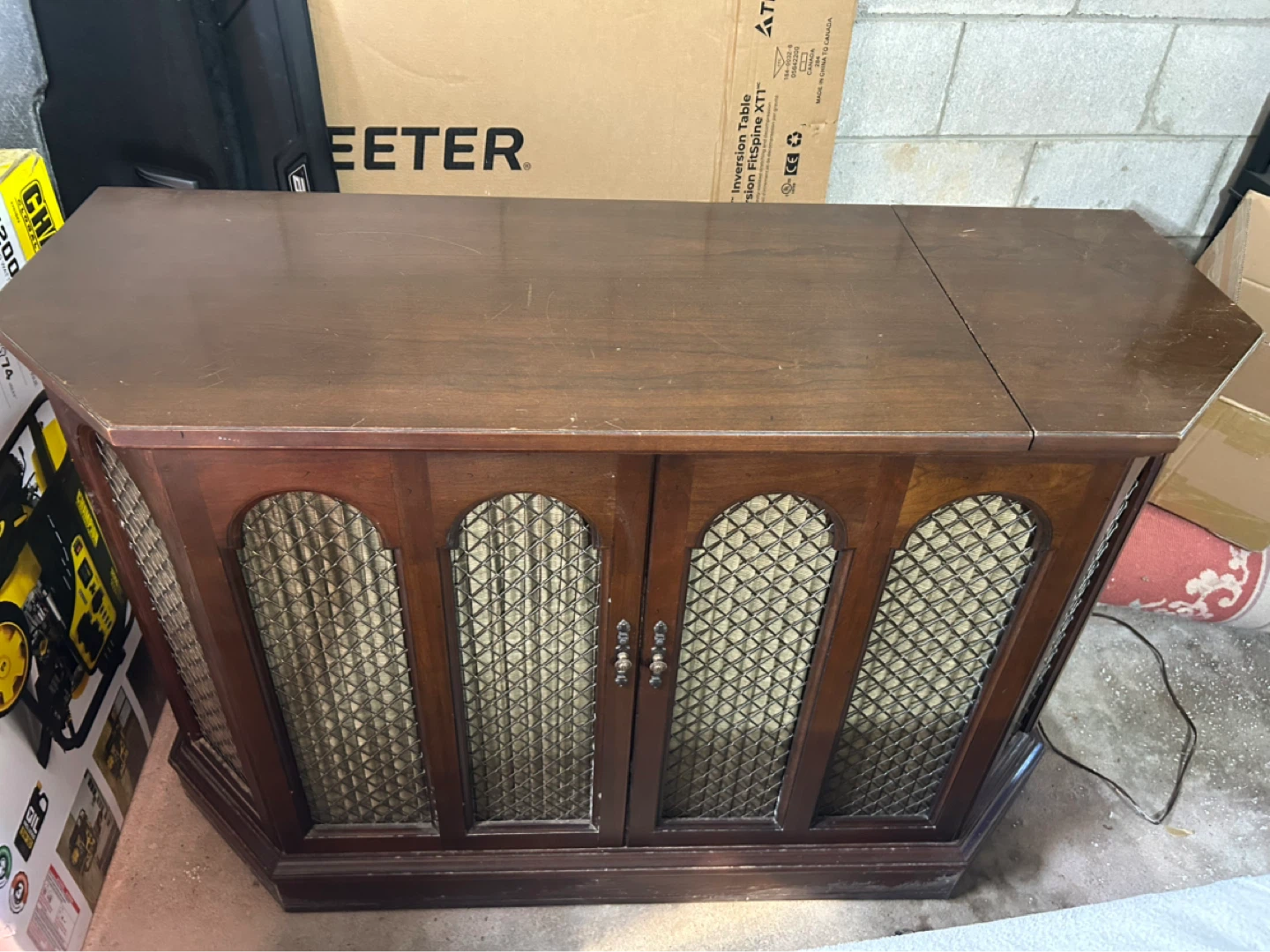 Vintage Wood Console Stereo with Turntable - photo 2