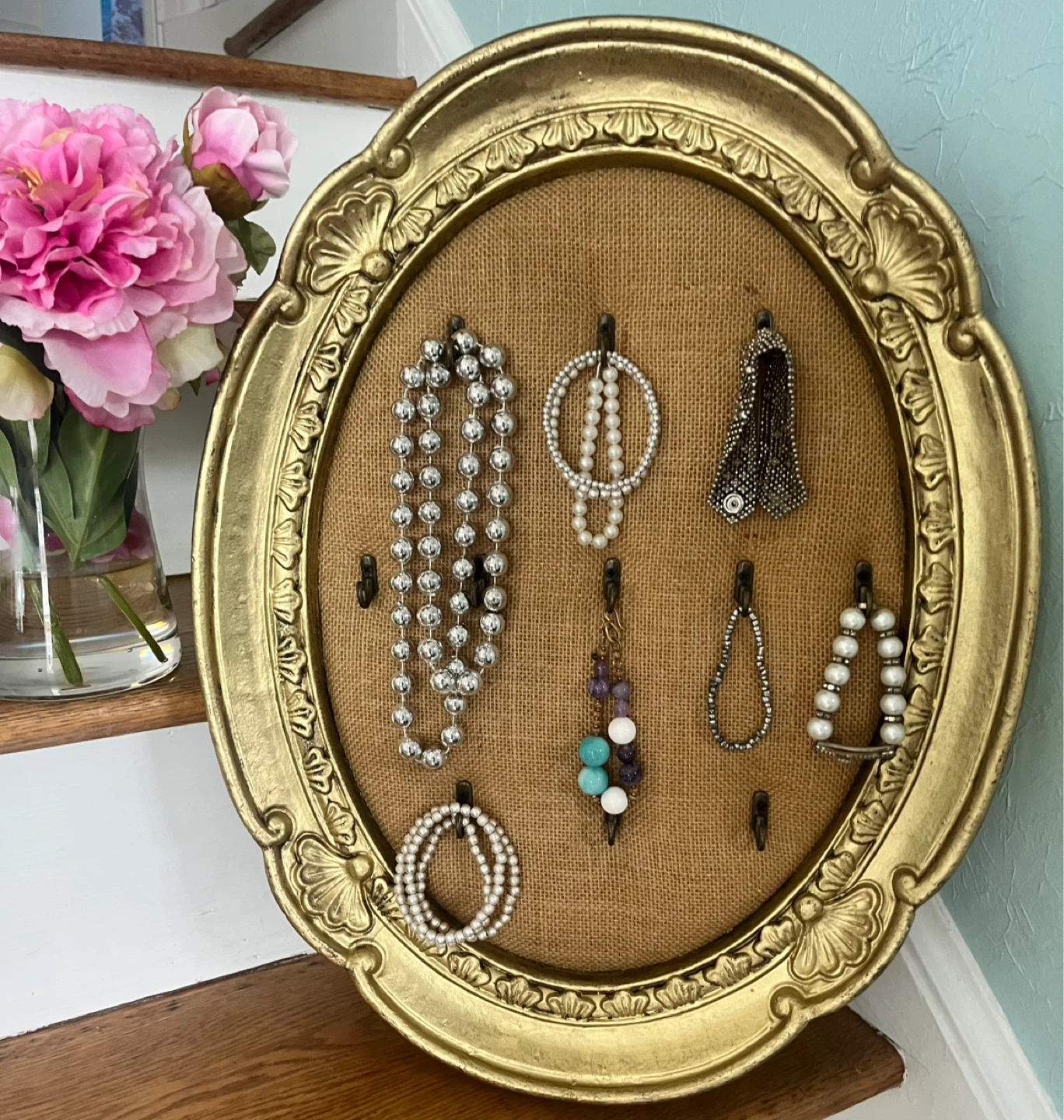 LOVELY GOLD ORNATE JEWELRY WALL DECOR