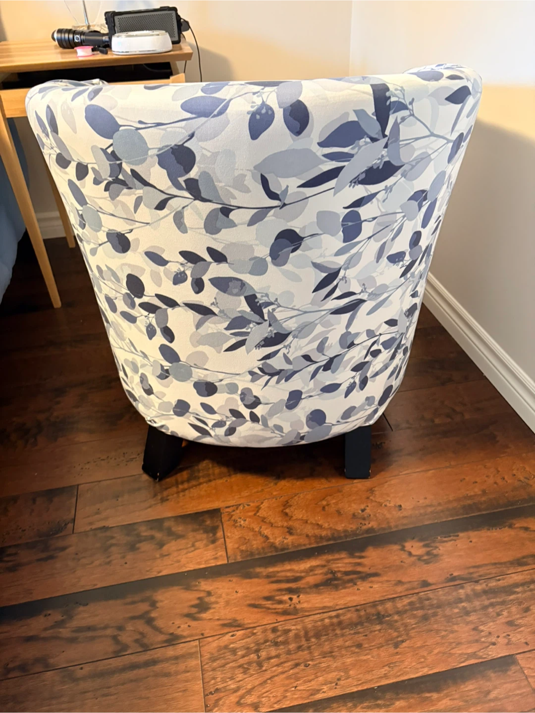 Accent Chair with Leaf Pattern - photo 3