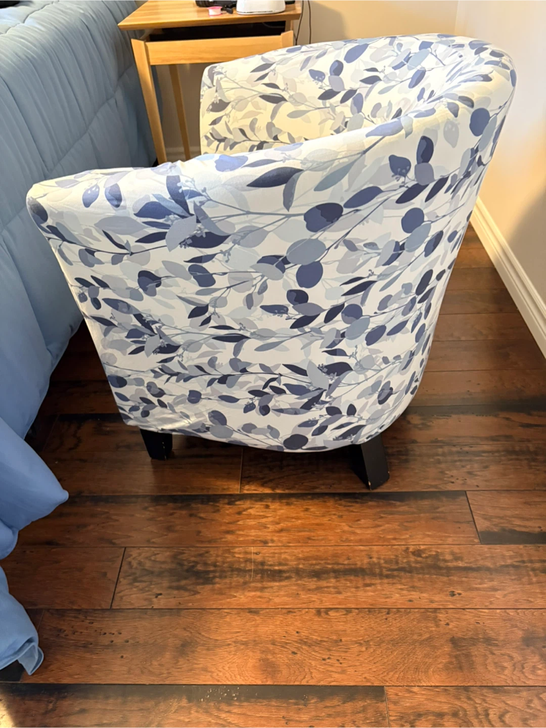 Accent Chair with Leaf Pattern - photo 4