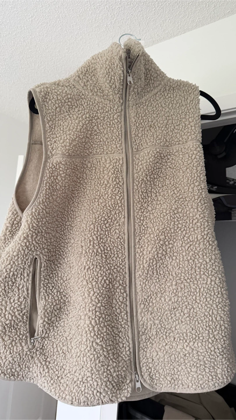 H&M Mama Fleece Vest