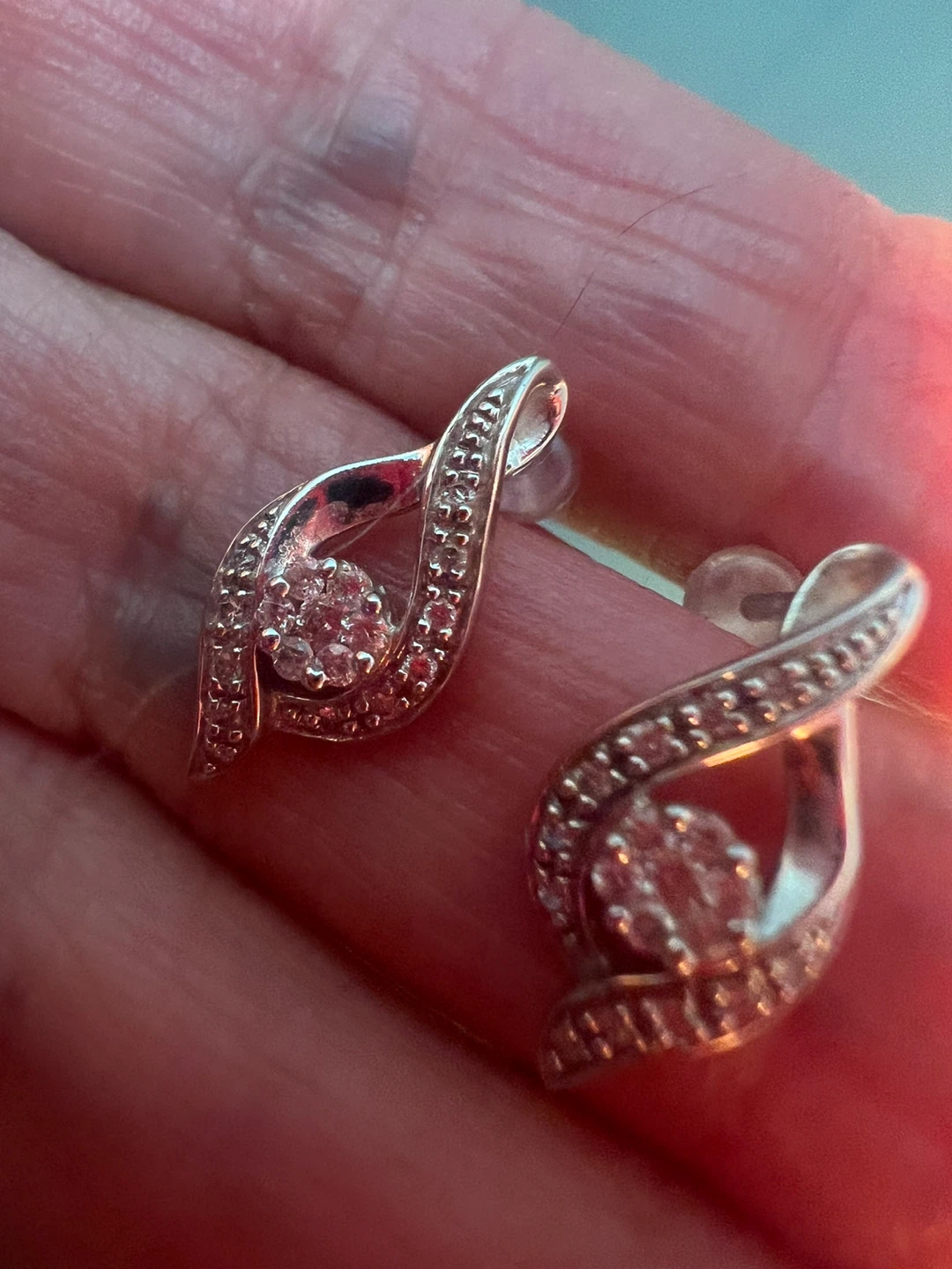 10 k diamond earrings